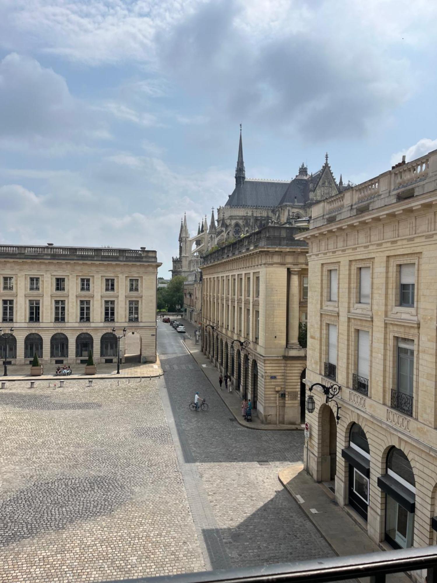 Royal Home, Hypercentre Reims Avec Vue Cathedrale Exterior photo